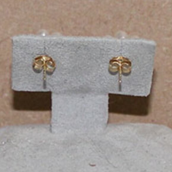 8.5 TCW CULTURED PEARL FLOWER EARRINGS IN 14K YELLOW GOLD - Picture 4 of 8
